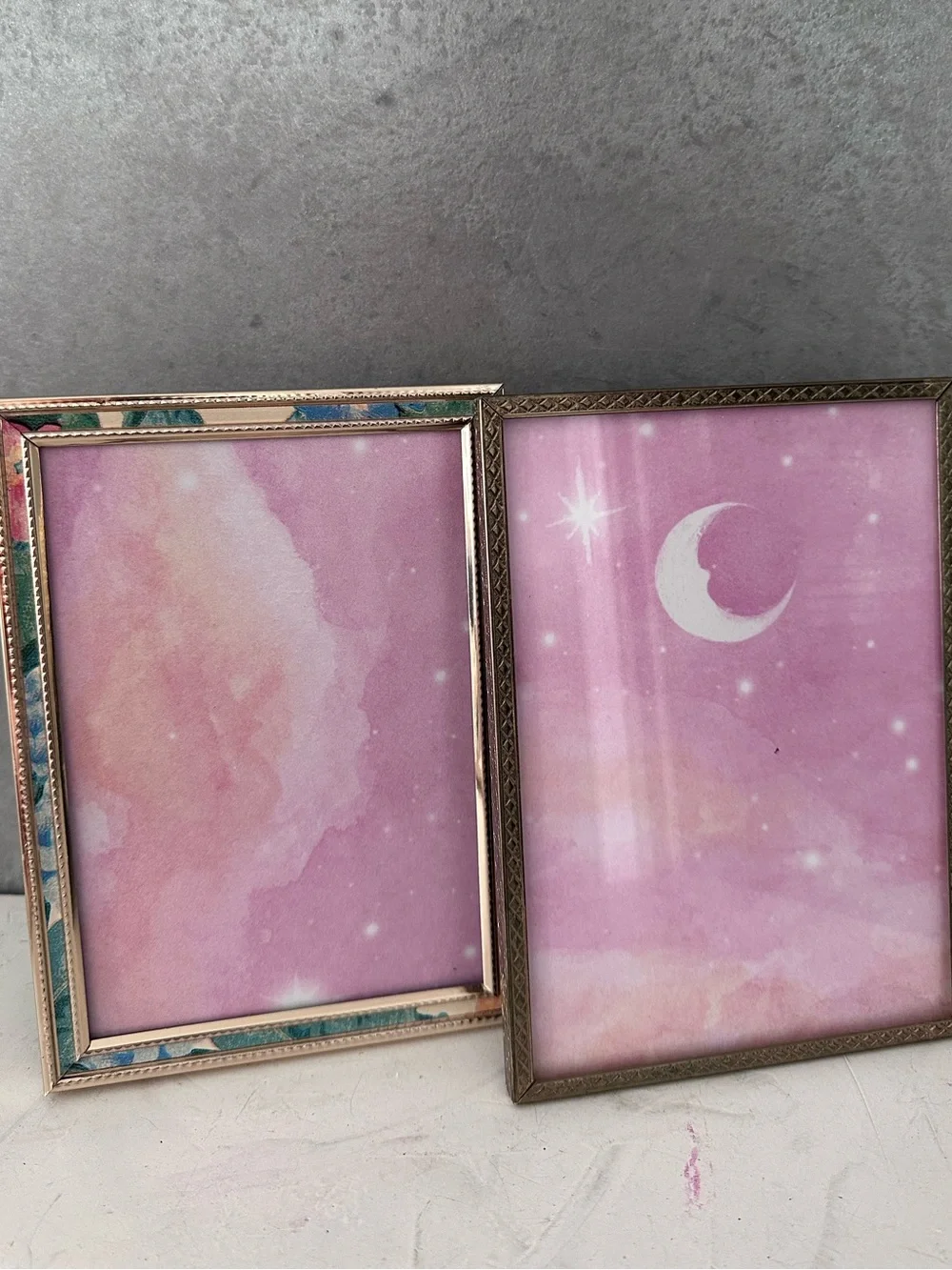 2 VINTAGE MULTI COLOR GOLD METAL PHOTO FRAME EASEL 5x7